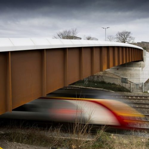 Apsley-Bridge-with-train-under-600×525 Apsley-Bridge-with-train-under-600x525